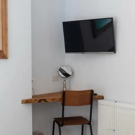 Beautiful Two Bed Mumbles Flat - With Parking Space Exterior photo